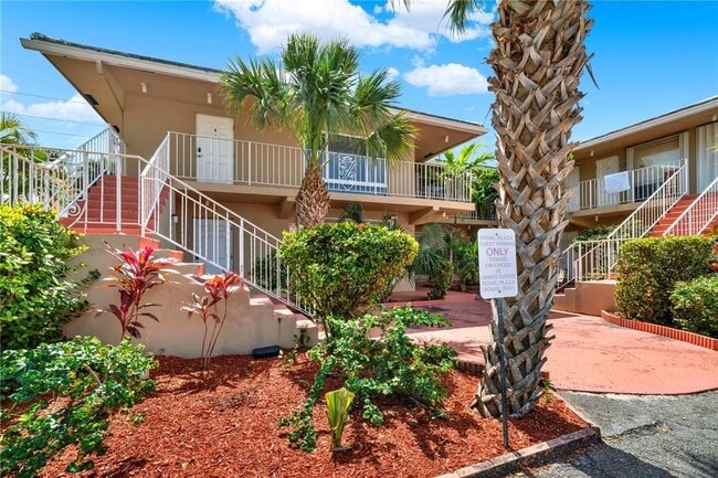 Building Photo - 2864 NE 32nd St