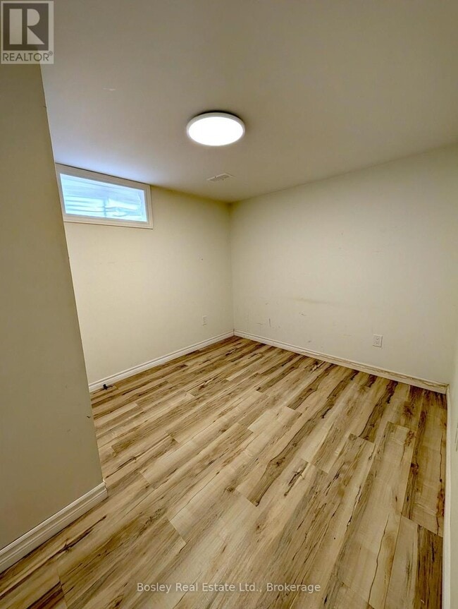 Photo - 102 Kensington St