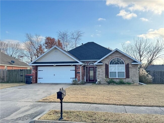 Photo - 285 Carrington Ave