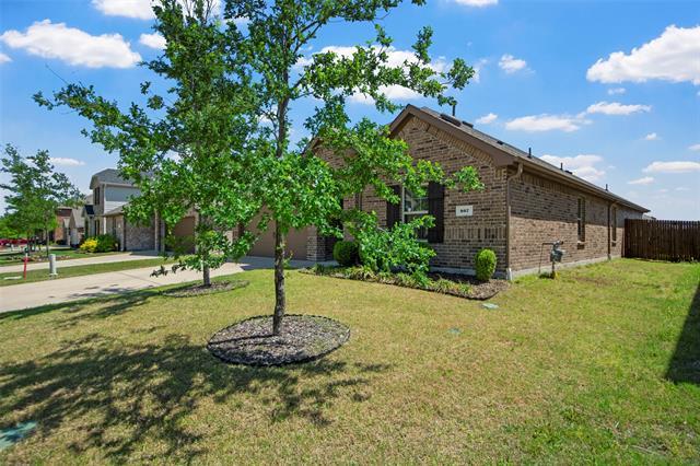 Photo - 507 Saddle Club Way