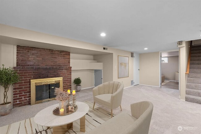 Photo - 2504 Bridgeport Way W Unit B