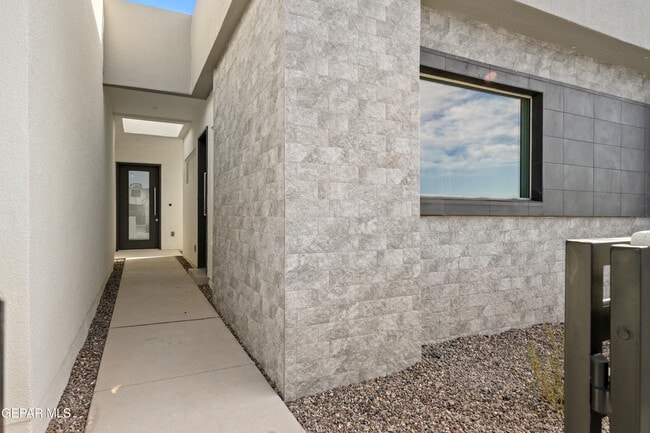 Photo - 828 Acton St