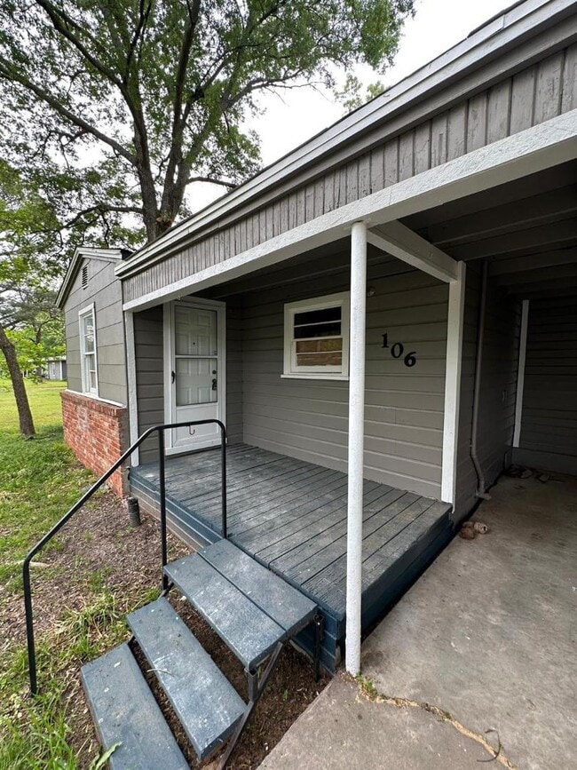 Photo - 106 Circle Dr