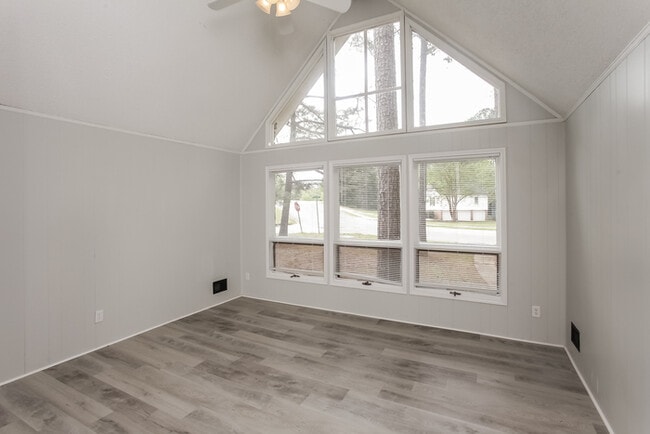 Photo - 101 Serpentine Rd