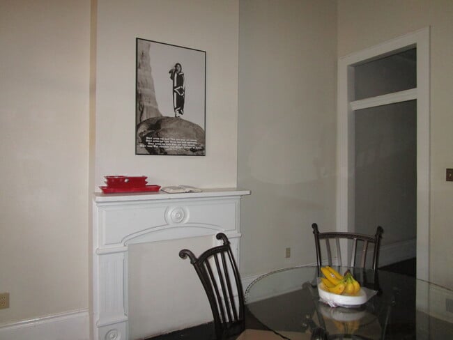 Kitchen - 323 Elmira Ave