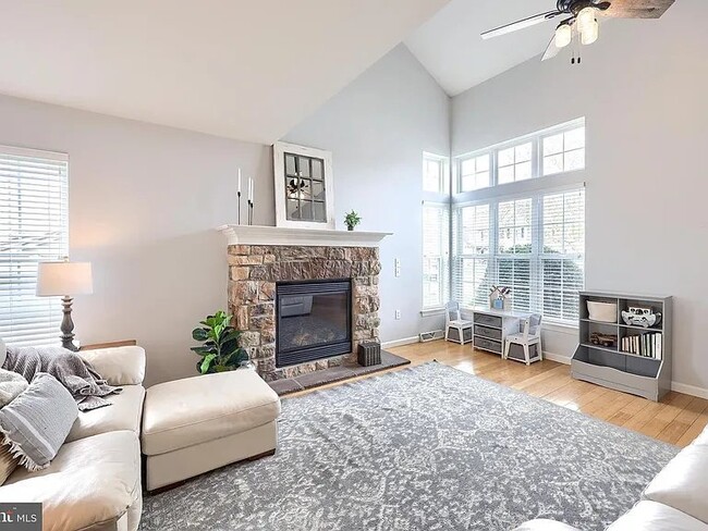 Photo - 102 Bloomfield Dr