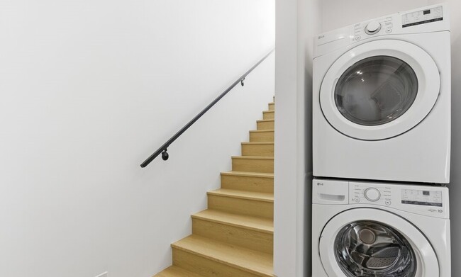 Photo - 2835 S Redondo Blvd Unit 2837.5