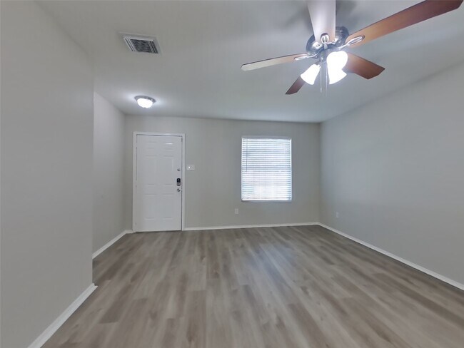 Photo - 614 Harpswell Ln