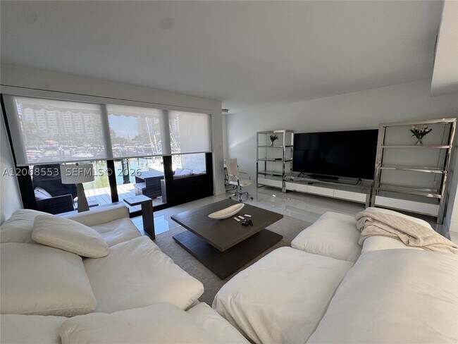 Building Photo - 350 Poinciana Island Dr Unit 1008