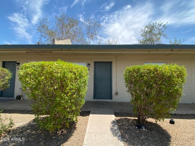 Building Photo - 1595 W Mountain View Rd Unit 6 Rental