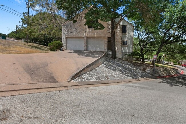 Photo - Beautiful Great Hills Townhome