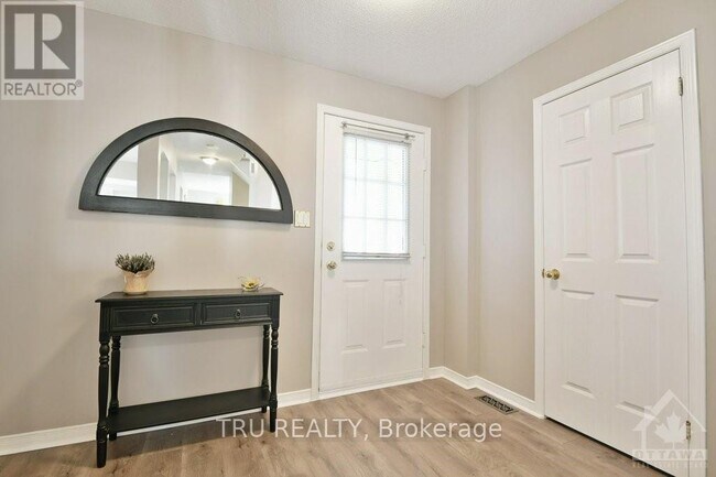 Photo - 9 Whalings Cir