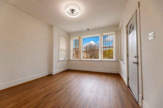 Photo - 2630 W 42nd St