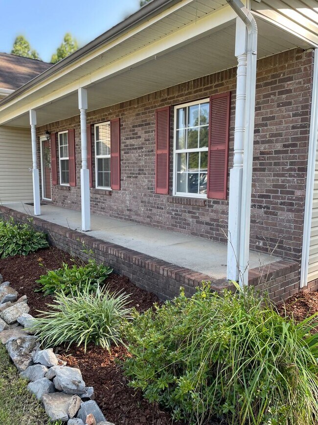 1517 Cedar Springs Cir
