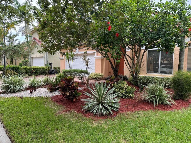 Photo - 759 Gazetta Way
