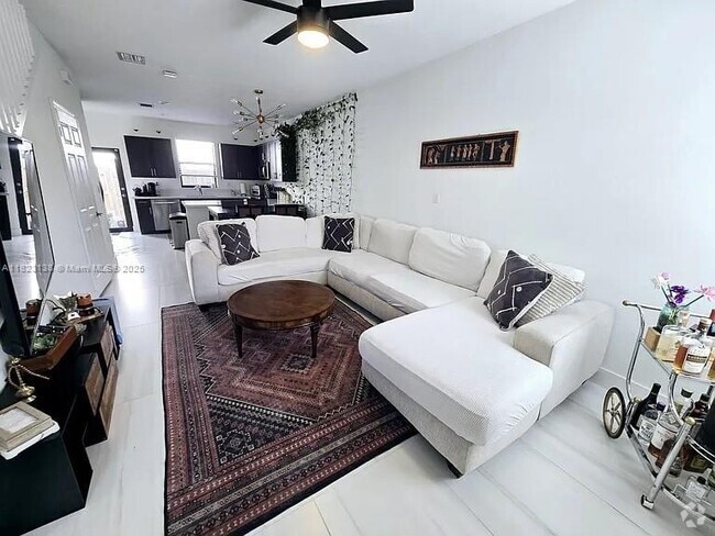 Building Photo - 518 SW 19th Way Rental