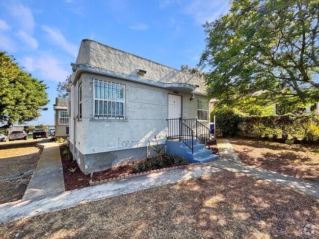 Building Photo - Charming 1BD/1BA Home in Golden Hill W/ Fu...