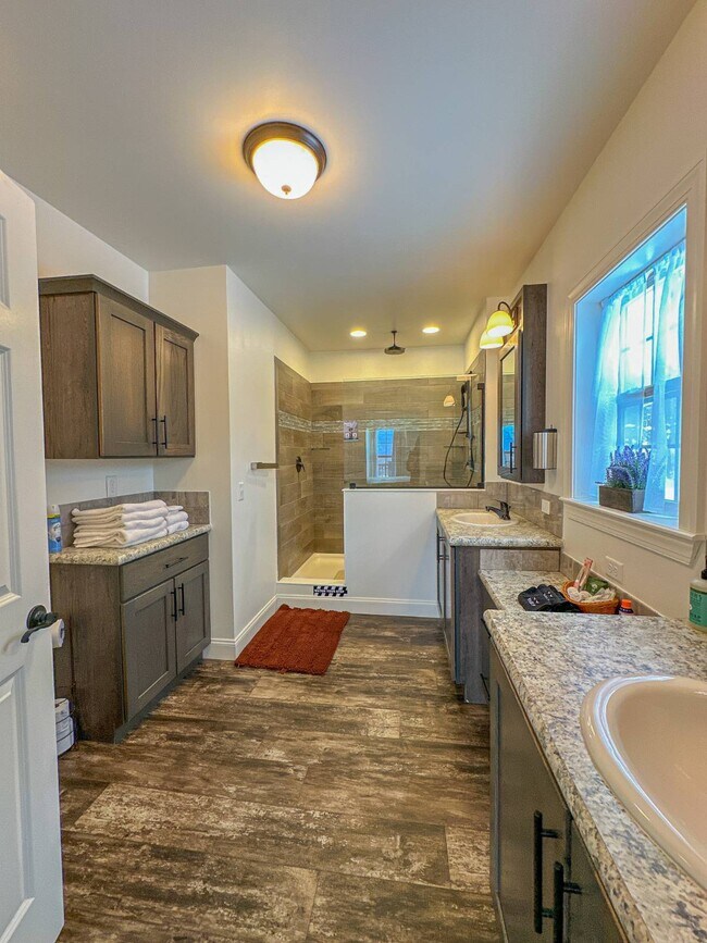 Photo - 214 Taylor Rd