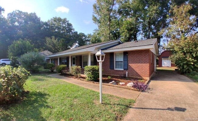 Building Photo - 3733 Royal Crest Dr Rental