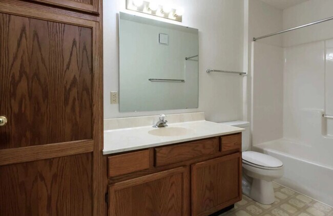 Southmoor Apartments & Townhomes