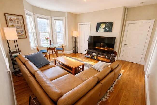 Living Room - 16 Lincoln St Unit 1