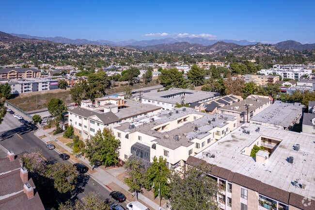 Photo - 620 N Louise St