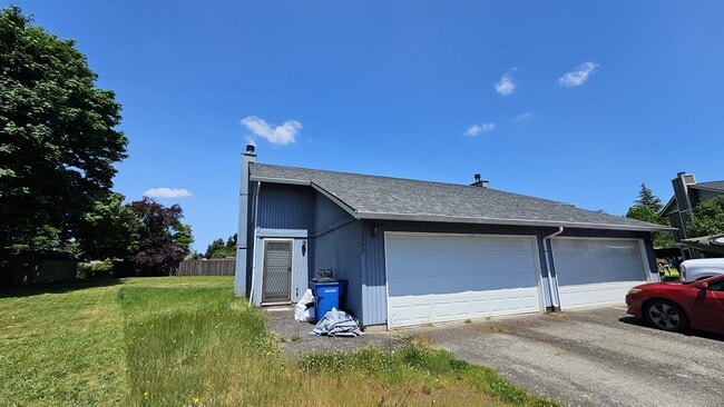 Photo - 1602 SE 145th Ct Townhome