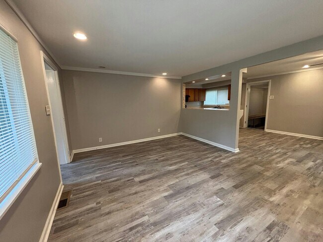 Photo - 21410 Doepfer Rd
