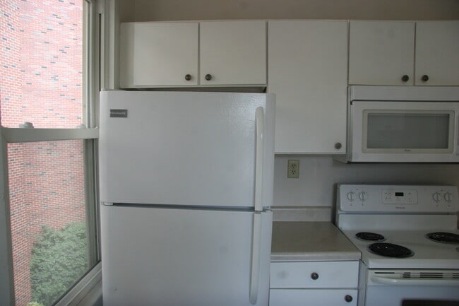 123 Andrew Pl Unit 123.5