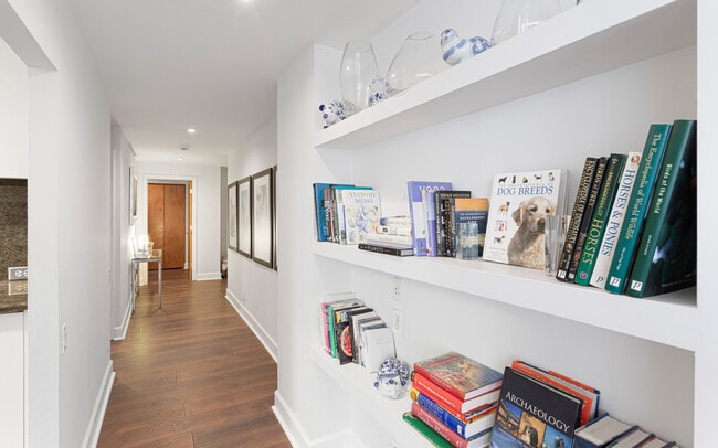 Photo - 110 E Delaware Pl Unit 401