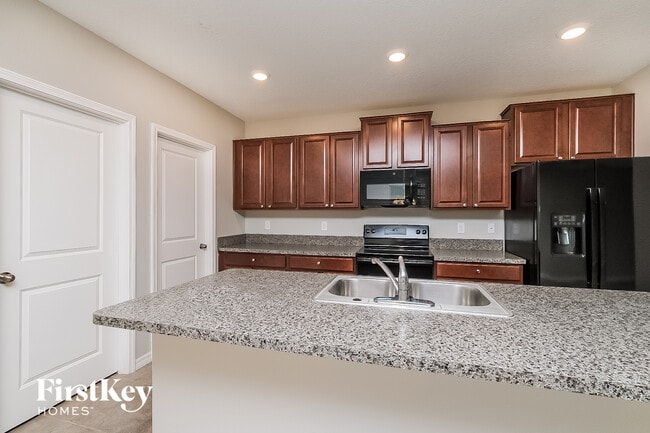 Photo - 6918 Emerald Spring Loop