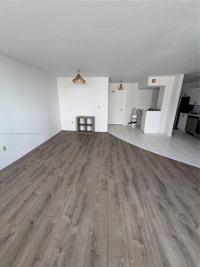 Photo - 5313 Collins Ave Unit 1003