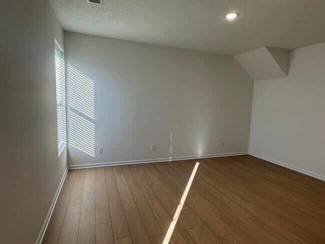 Photo - 5894 Butterfield Ct