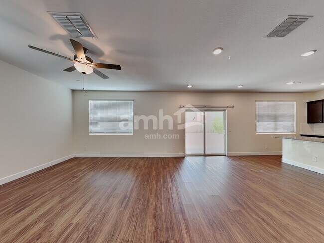 Photo - 5921 W Larkspur Dr