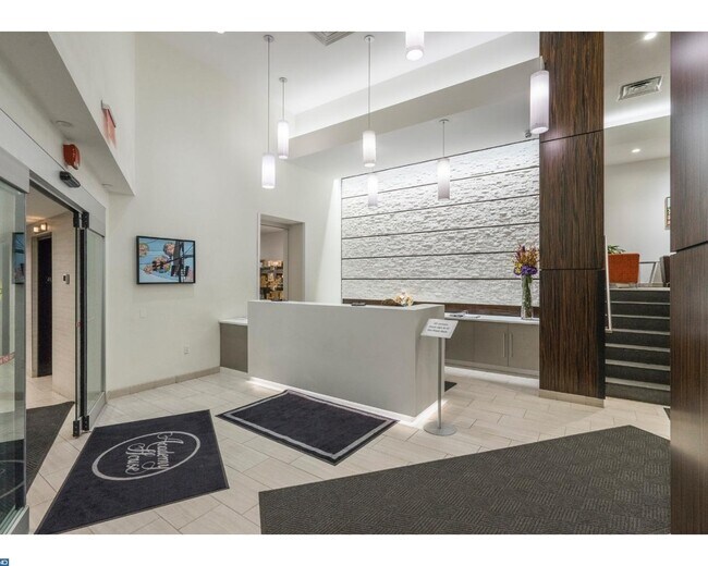 1420 Locust St Unit 34J