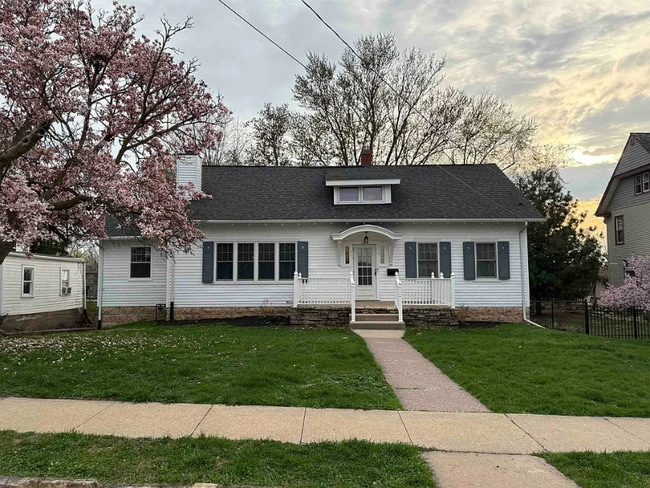 Photo - 1215 Mt Pleasant St House