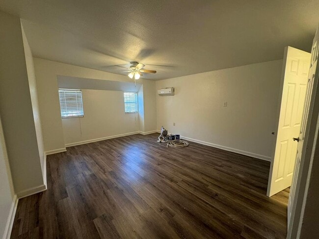 Photo - Spacious, remodeled 4 Bed, 2 Bath Home in ...