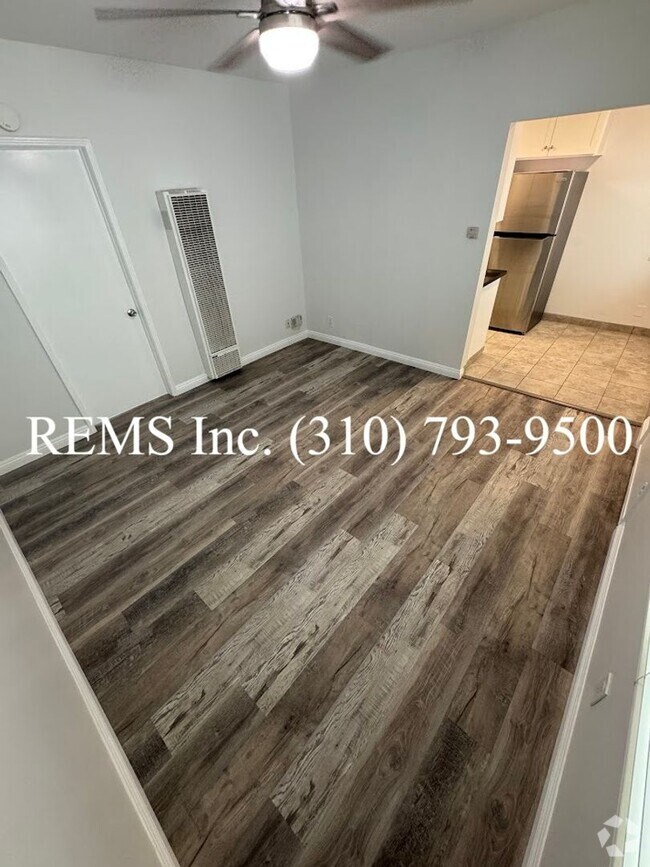 Building Photo - Remodeled 1 Bedroom Apartment in Hermosa B... Unit 03