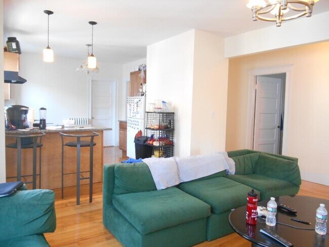 Photo - 331 Faneuil St Unit 3