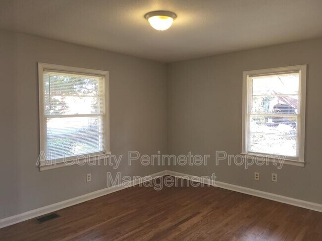 Photo - 591 Georgia Ave