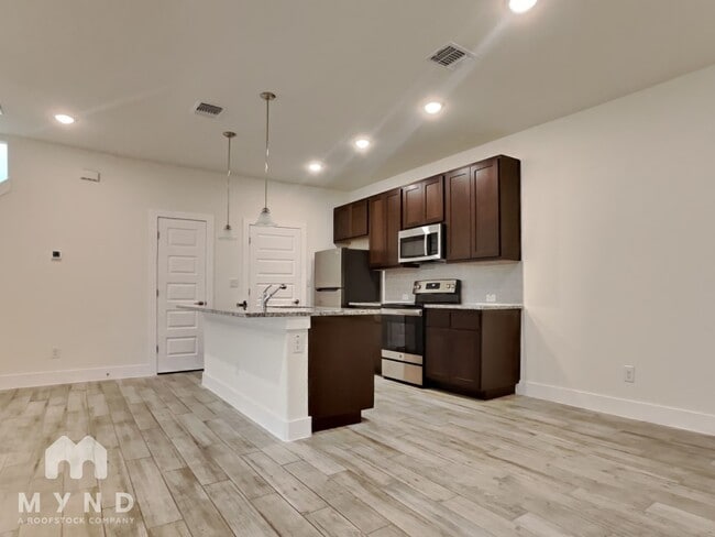 Building Photo - 407 Parkline Dr Rental