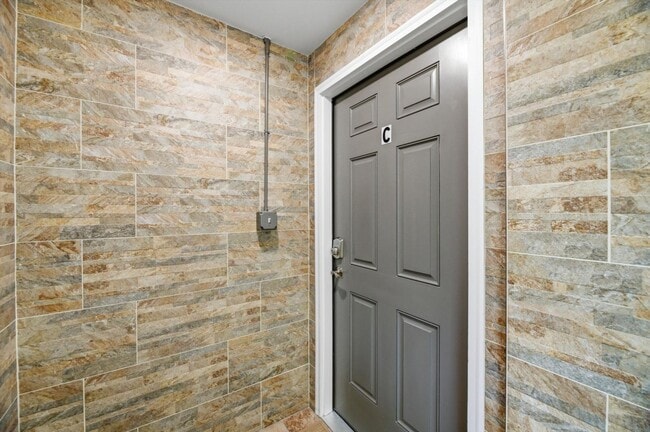 Photo - 2113 W Madison Ave Unit C