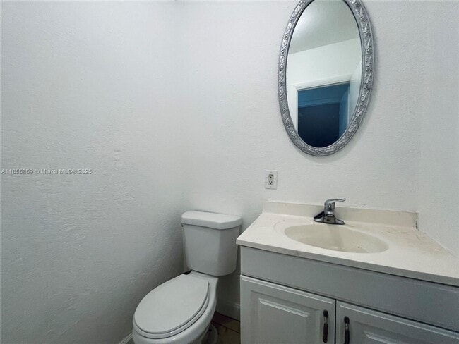 Photo - 825 NW 46th Ave