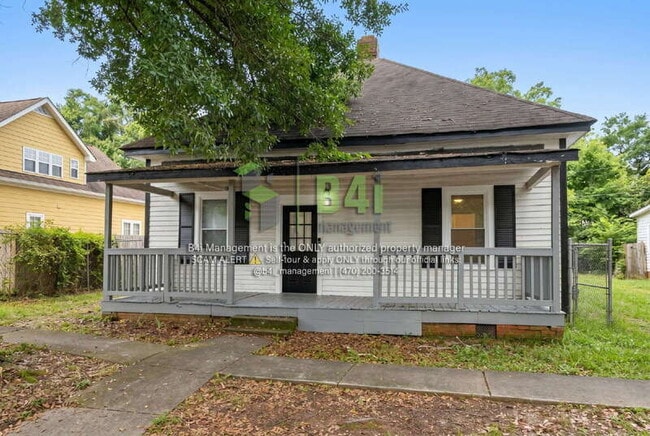 Photo - 108 International St