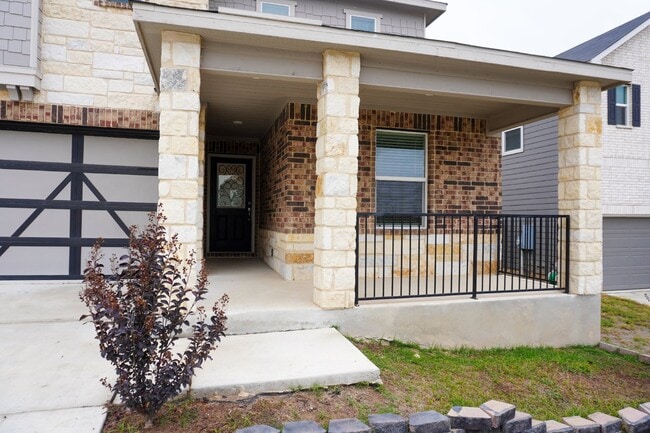 Photo - Feels Like New, 3 Bedroom in Champions Manor