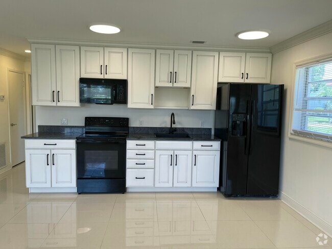 Building Photo - 1225 NW 21st St Unit 15-1505 Rental