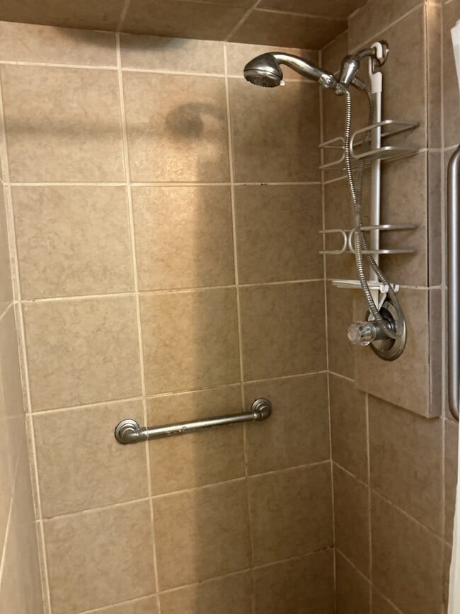 Photo - 5923 Angling Rd