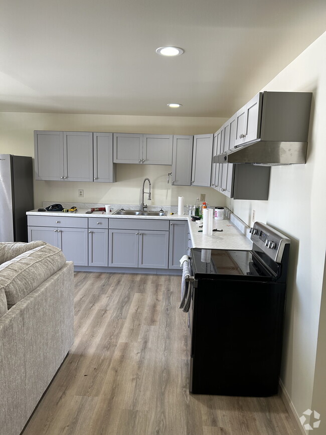 Building Photo - 2141 Wood St Unit Apt C