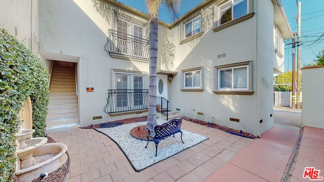 Photo - 432 S Doheny Dr Unit 6