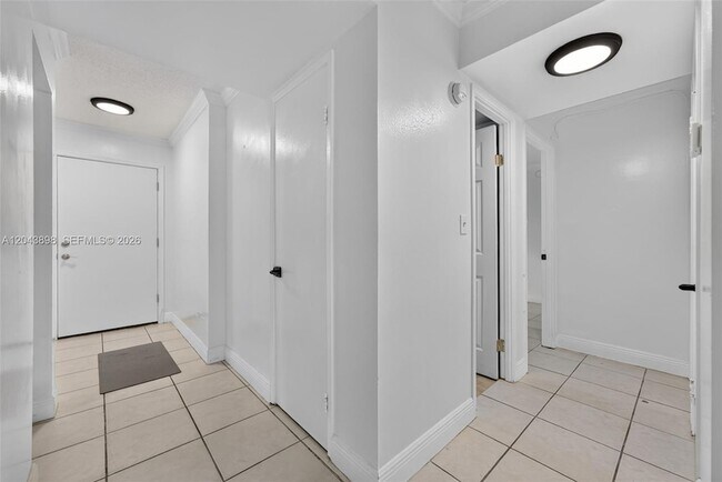 1780 NE 191st St Unit 100-2